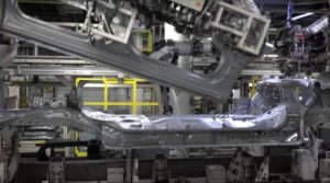 マツダ期間工宇品工場車体1